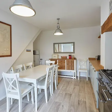 Host & - Adventure House Tatil Evi